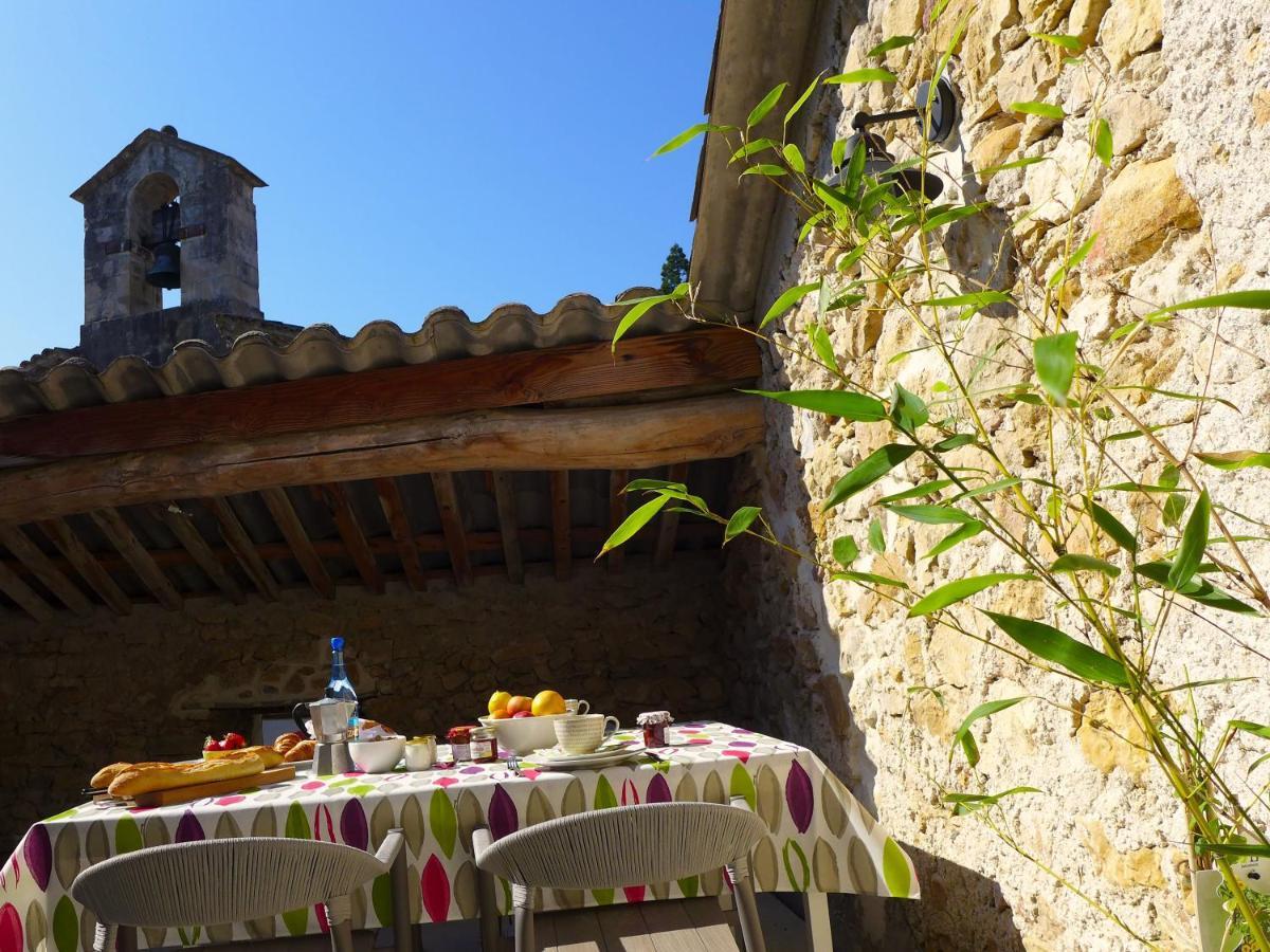 Le Ciel Par-Dessus Le Toit Bed & Breakfast Salavas Exterior photo